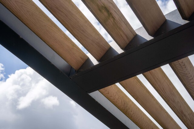 LuxxOut Pergola Houtenlamellen (8)